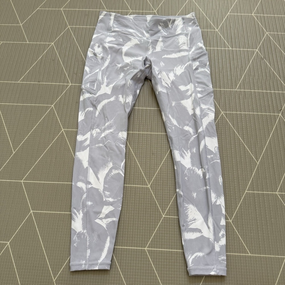 Lululemon Speedโ Up Tight 28" 10 Flower Pop LW5CDSS Lilac Silver